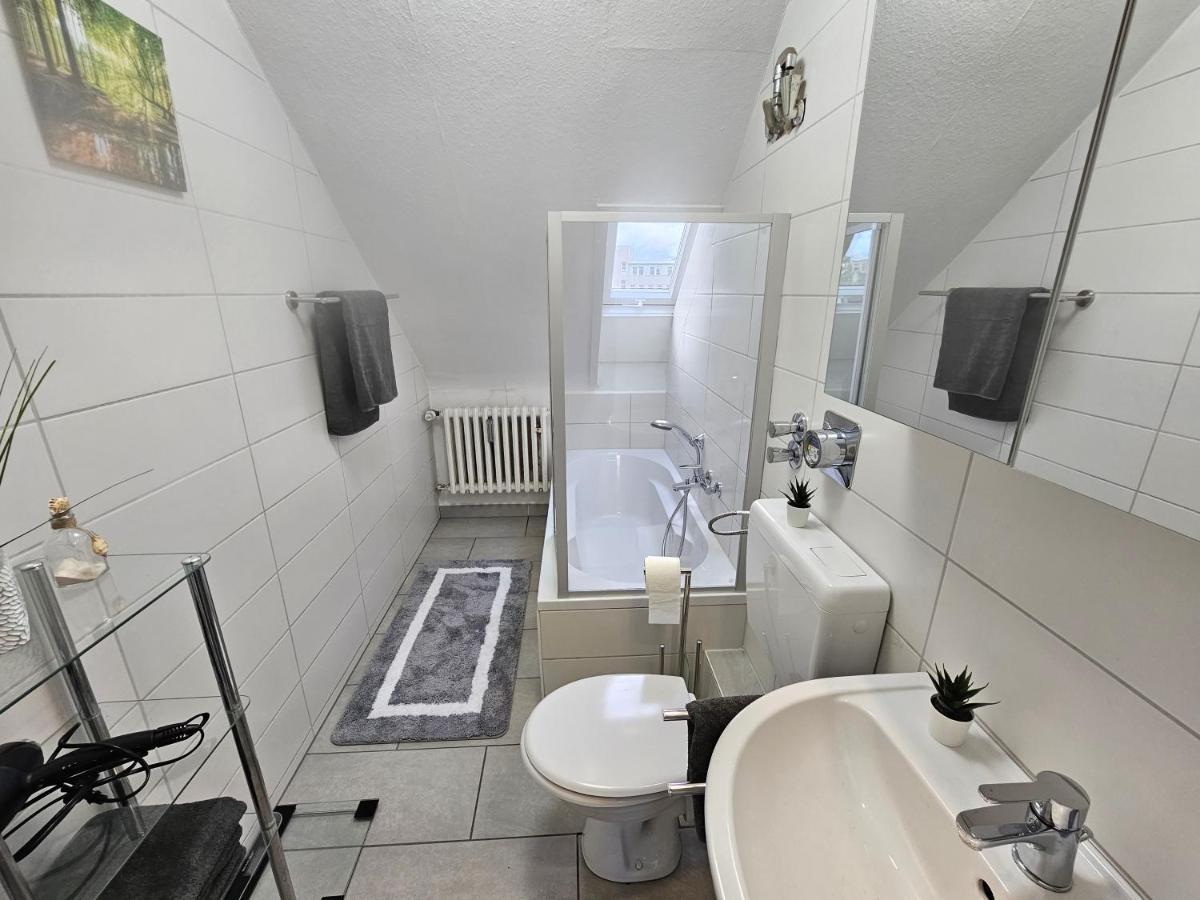 Exklusives Und Helles Dachgeschoss-Apartment No 3 Im Zentrum Von Kassel, Schnelles 1Gbit Internet, Geschirrspueler, Boxspringbetten Exterior photo