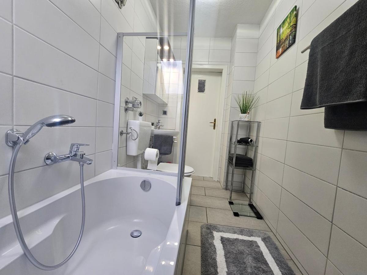 Exklusives Und Helles Dachgeschoss-Apartment No 3 Im Zentrum Von Kassel, Schnelles 1Gbit Internet, Geschirrspueler, Boxspringbetten Exterior photo